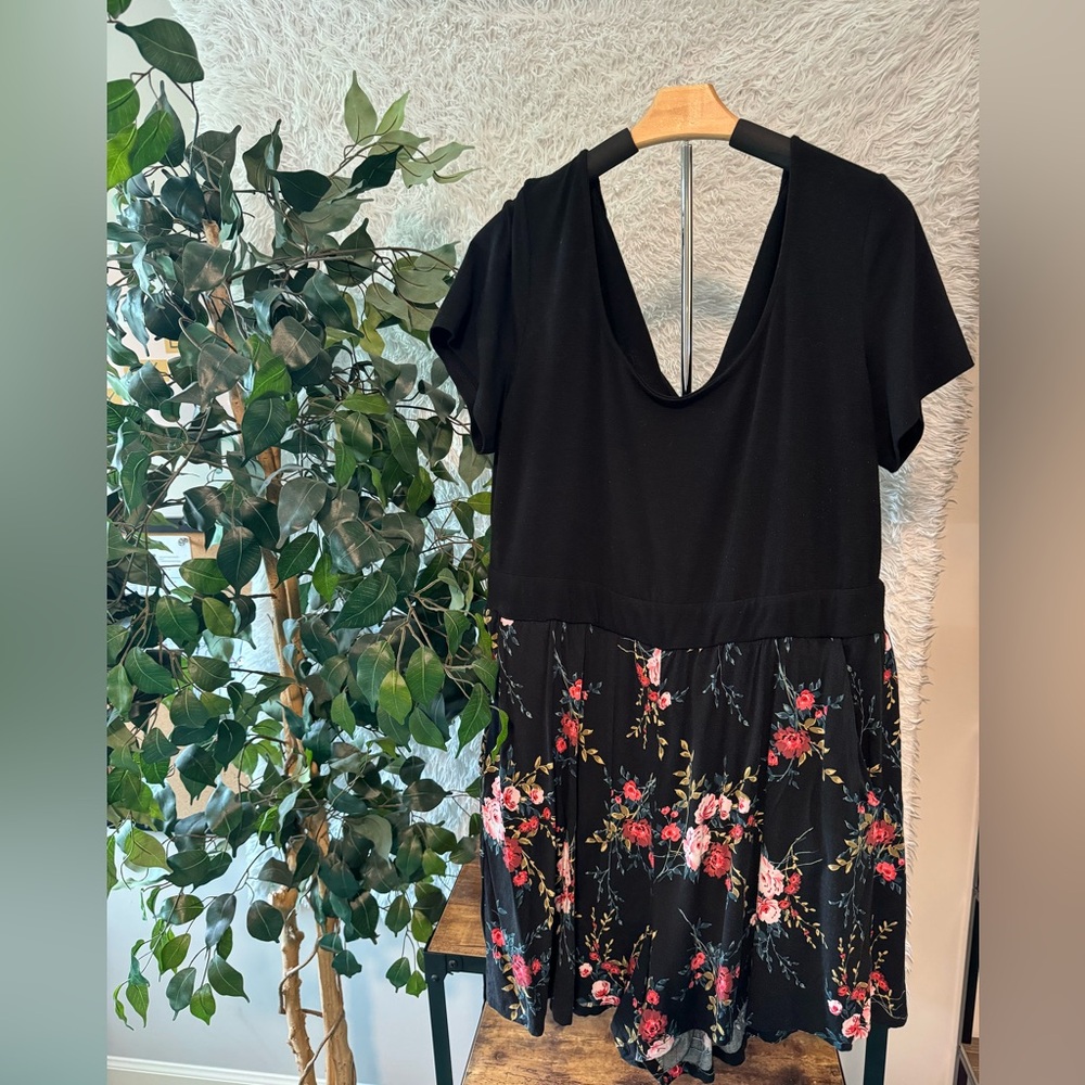 Torrid Short Sleeve Black Floral Romper (Size 2)